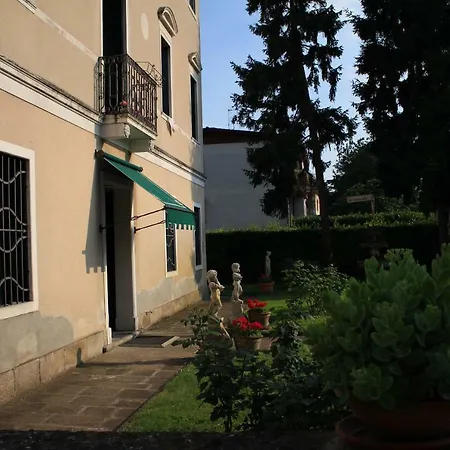 Tarsilla Apartment